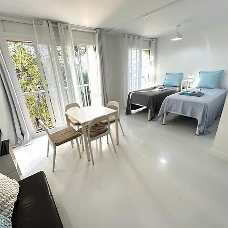 Trip In - Gare De L'est Paryż