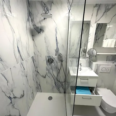 Trip In - Gare De L'est * Paris